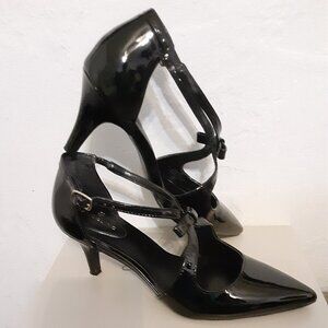 LIKE NEW! Bandolino Zeffer Pump  Size 7M  Black With Black Bow Accent